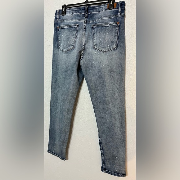 Judy blue boyfriend fit distressed jeans - Picture 2 of 5